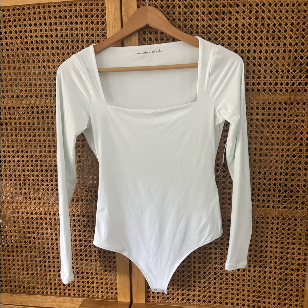 NWT Abercrombie Long Sleeve White Bodysuit Size Small
